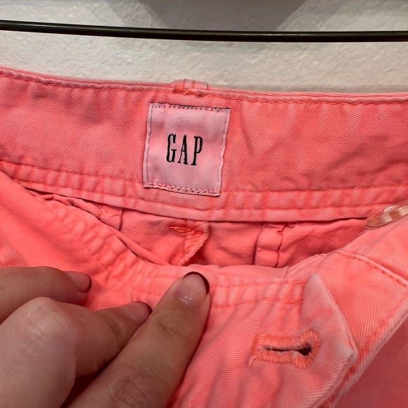 GAP Coral shorts Size 10 - Picture 6 of 9